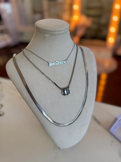 Buckle tennis from Karizustyle, San Antonio